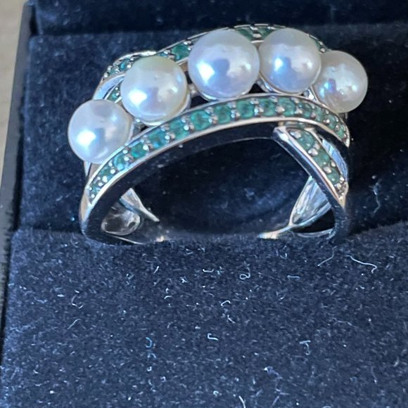 H 925 China 5 Pearl Ring with Green Gemstones - Picture 2 of 7
